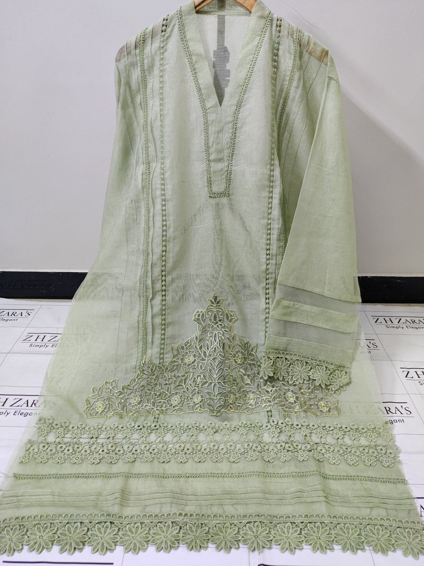 3d Cutwork Daman Olive Green 2pc