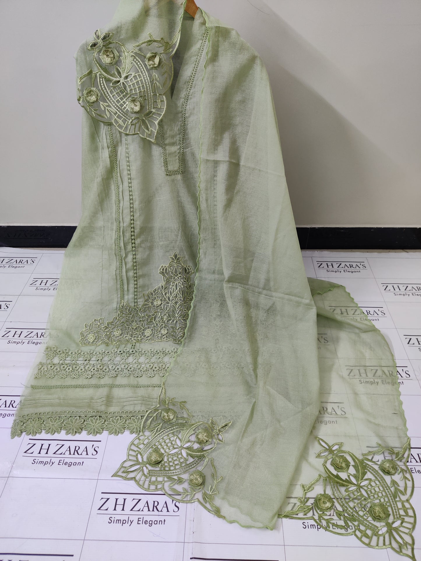 3d Cutwork Daman Olive Green 2pc