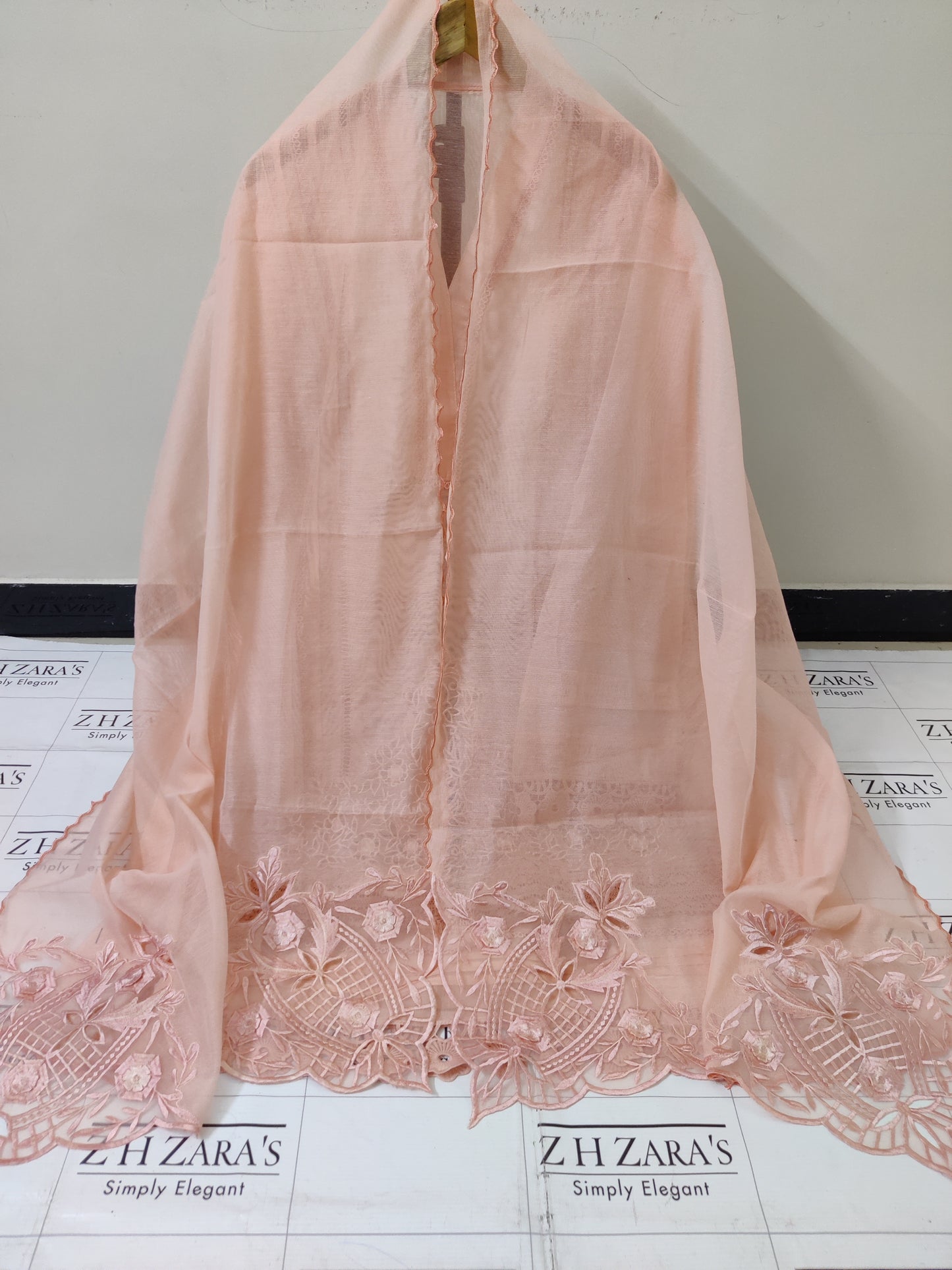 3d Cutwork Daman Peach 2pc