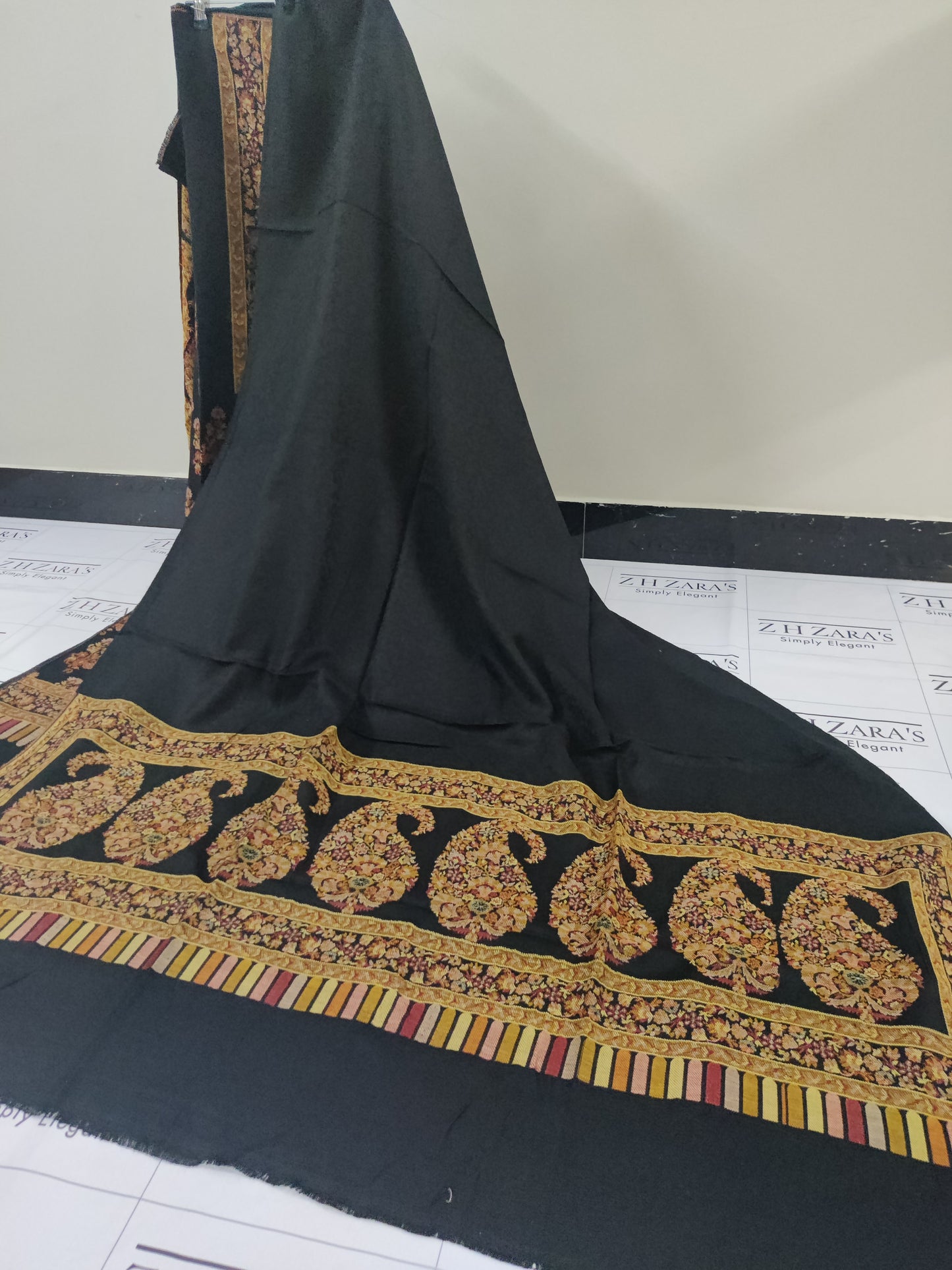 Black Jacquard Kani Pashmina 3pc