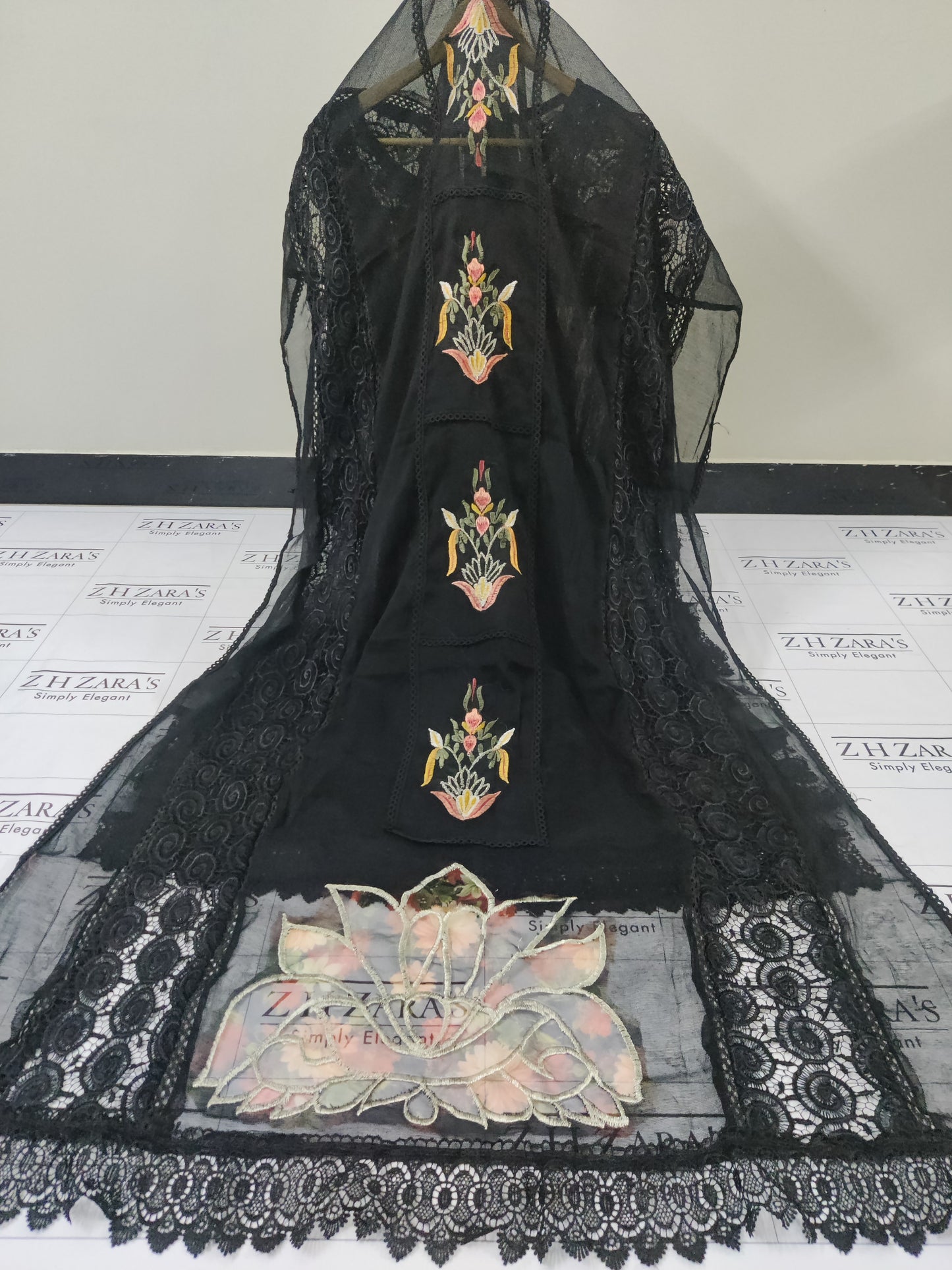 Heavy duppatta 3pc Black