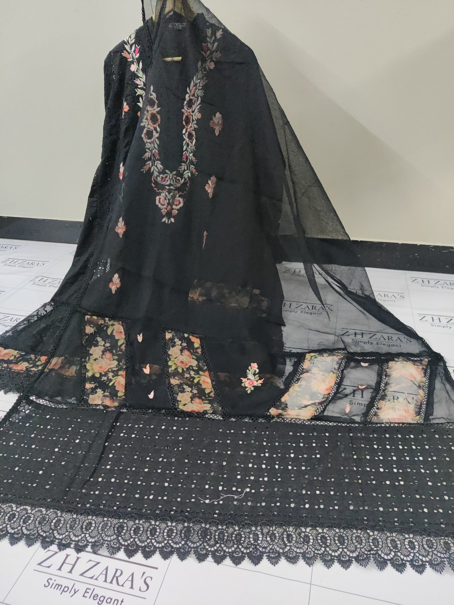 Luxury Lawn Black 3pc