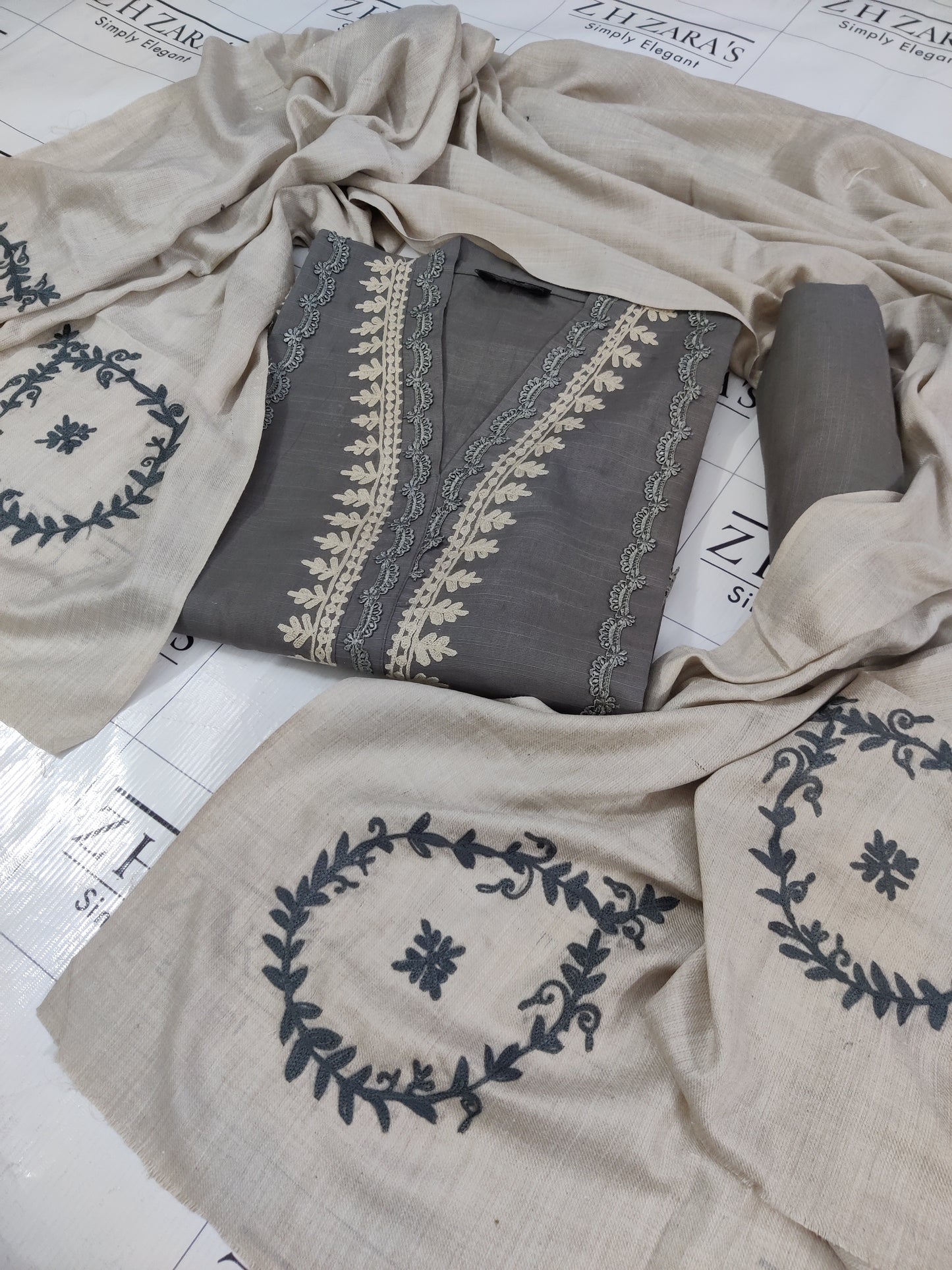 Khaddar Pashmina Grey 3pc