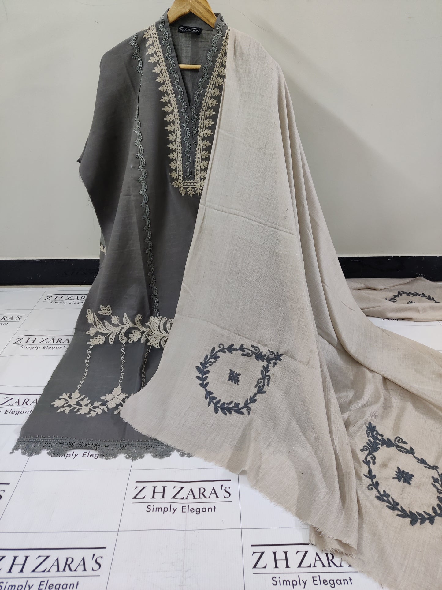 Khaddar Pashmina Grey 3pc