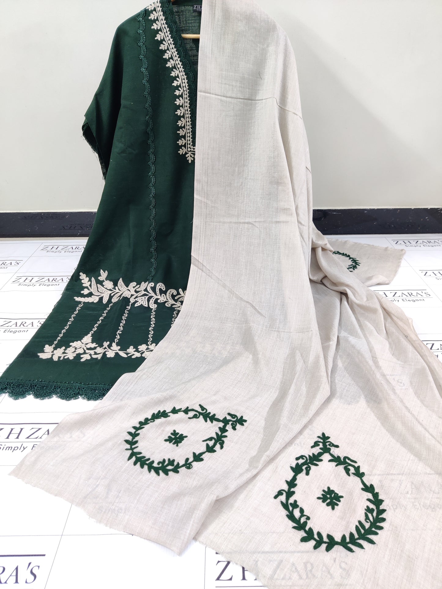 Khaddar Pashmina Bottle Green 3pc