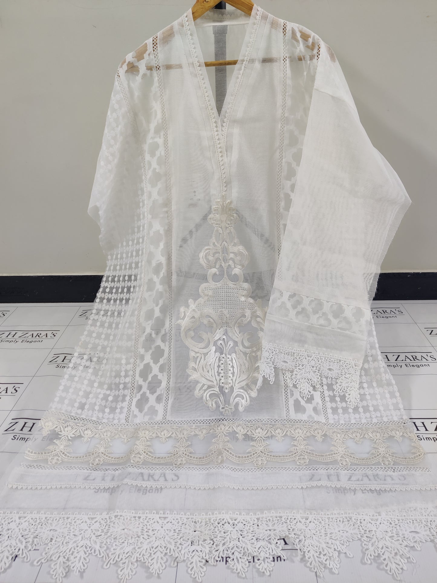 White Broshia Cutwork 2pc
