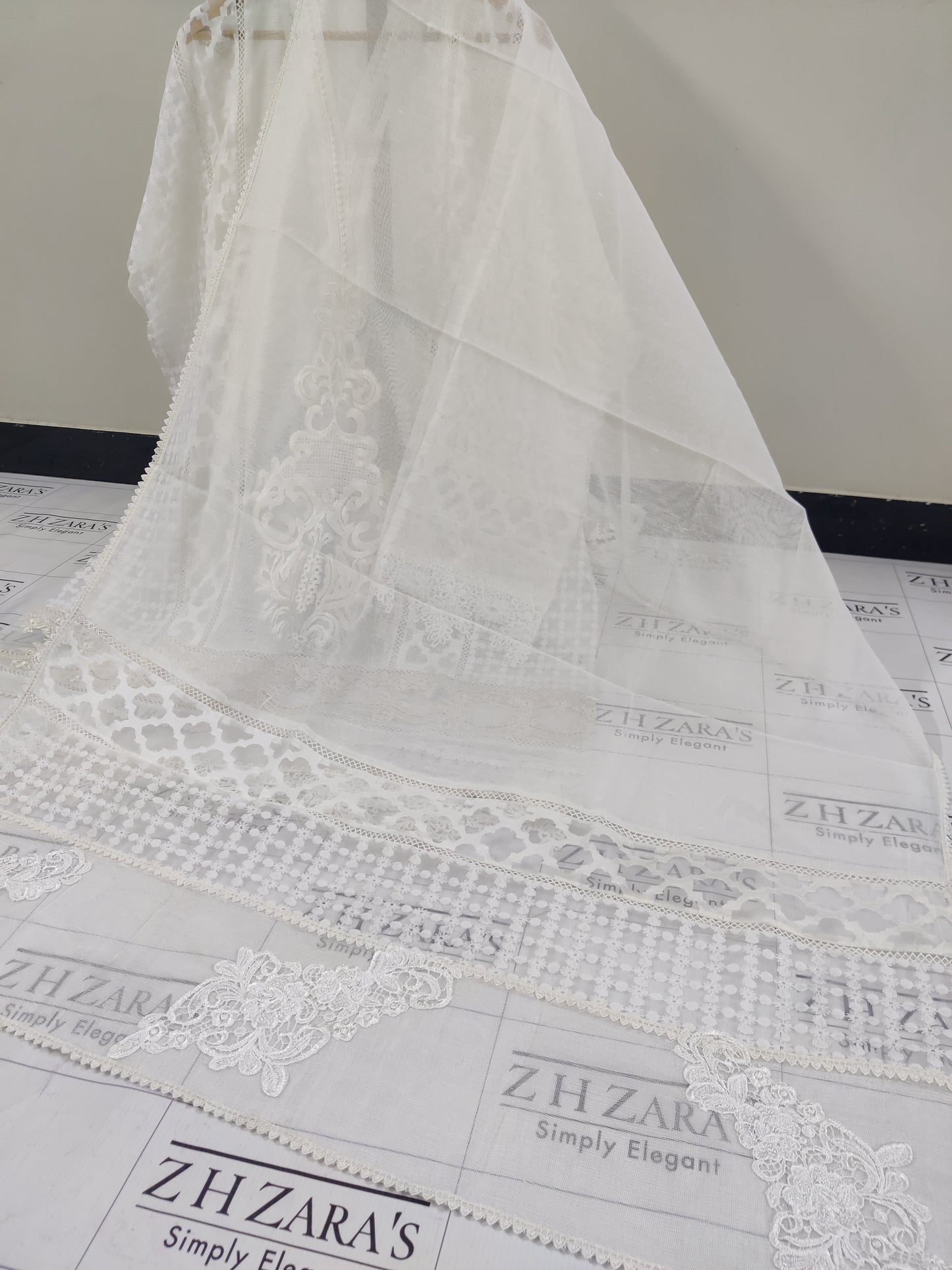 White Broshia Cutwork 2pc