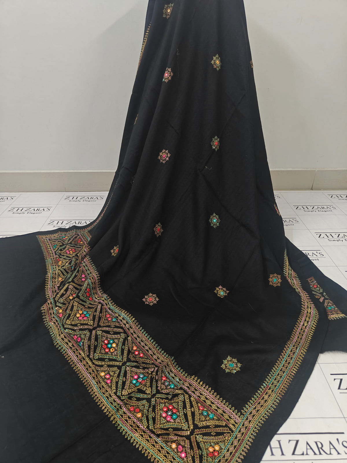 Black Needle Mirror Embroidery Pashmina 3pc