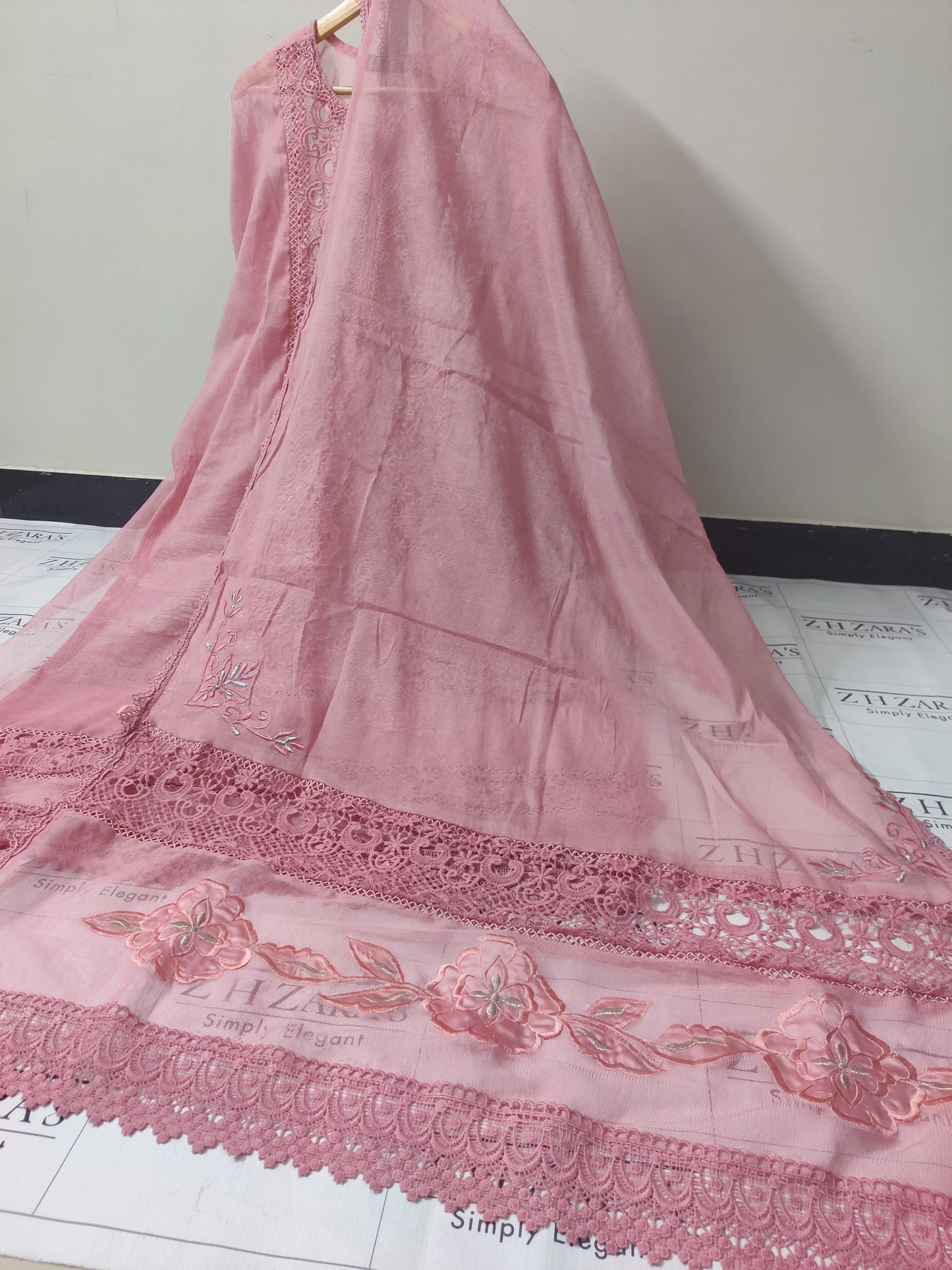 Silk Applique 3pc Peachy Pink