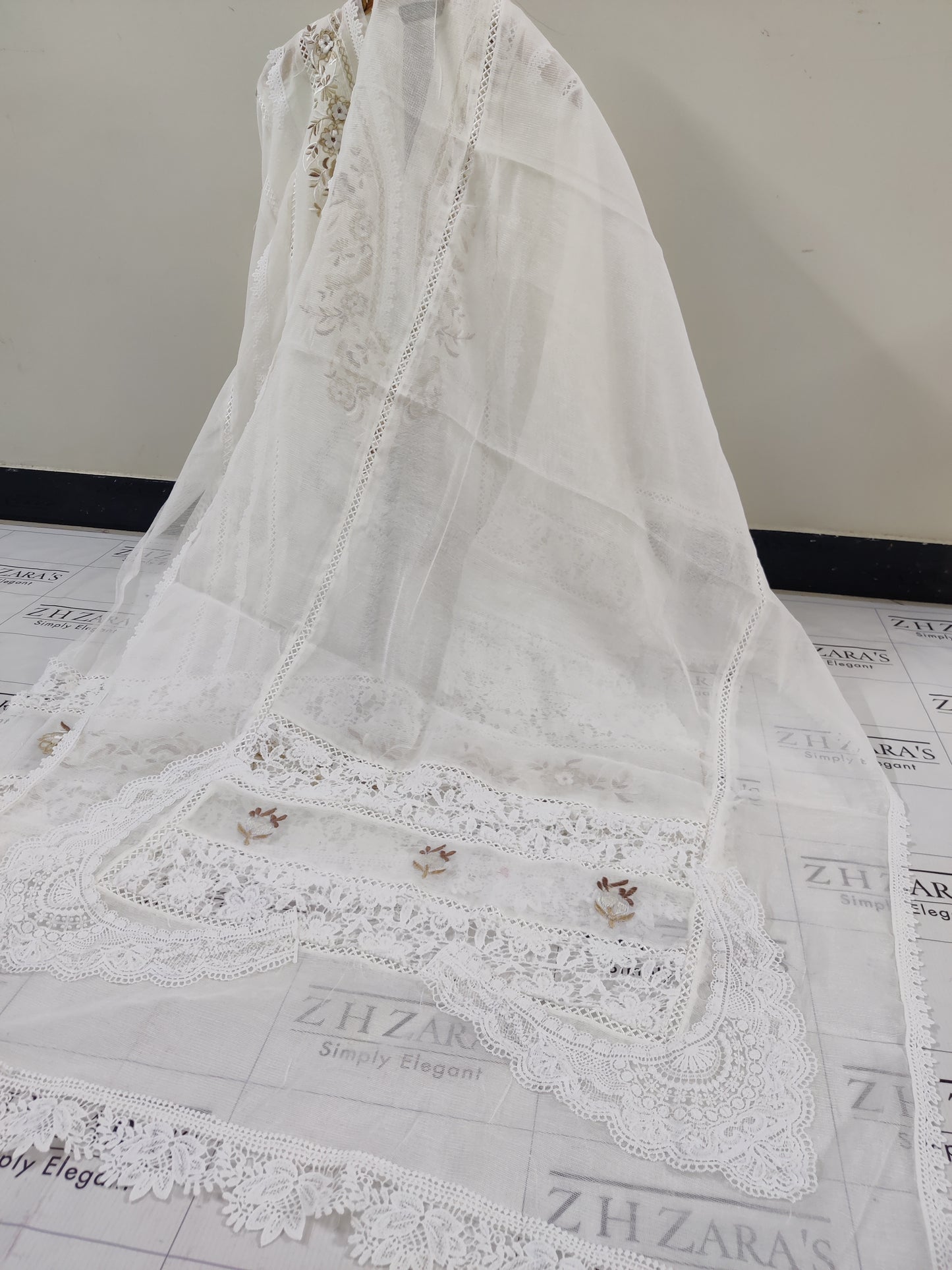 Pearl White Shaahi 3pc