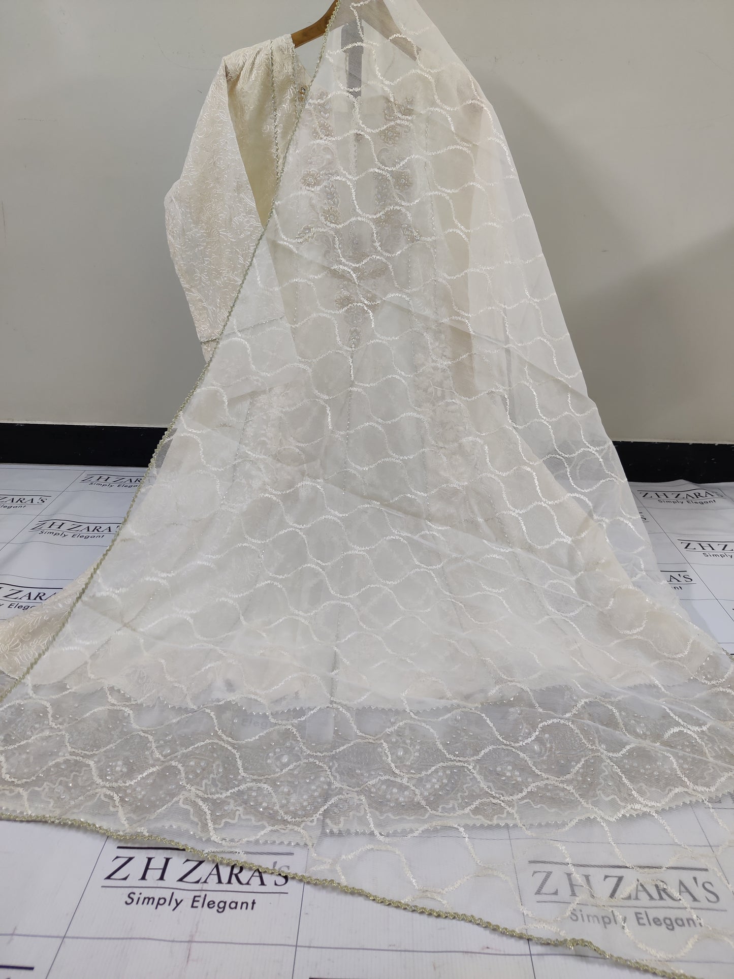 Zarqa Ivory Stitched 4pc