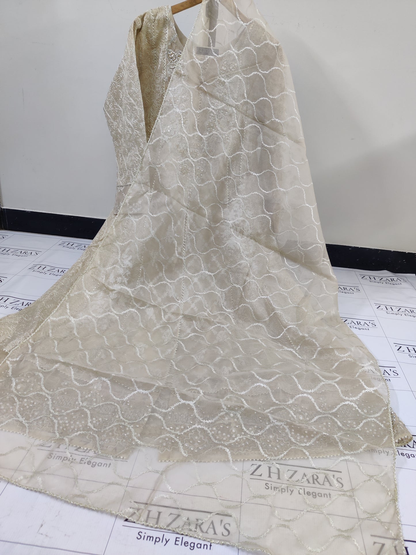 Zarqa Nude Coffee Stitched 4pc