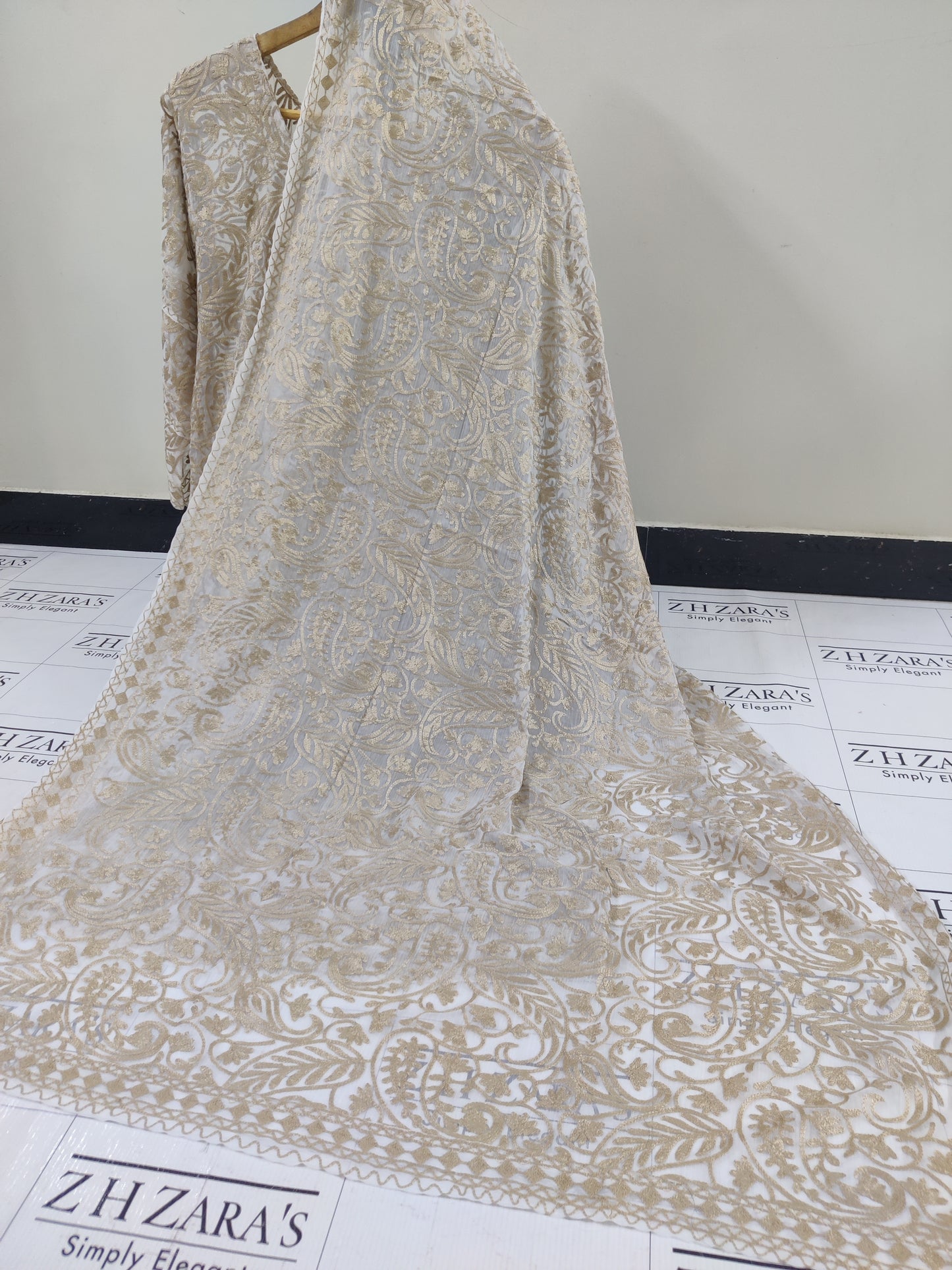 Ivory Foan Jaal Stitched 2pc