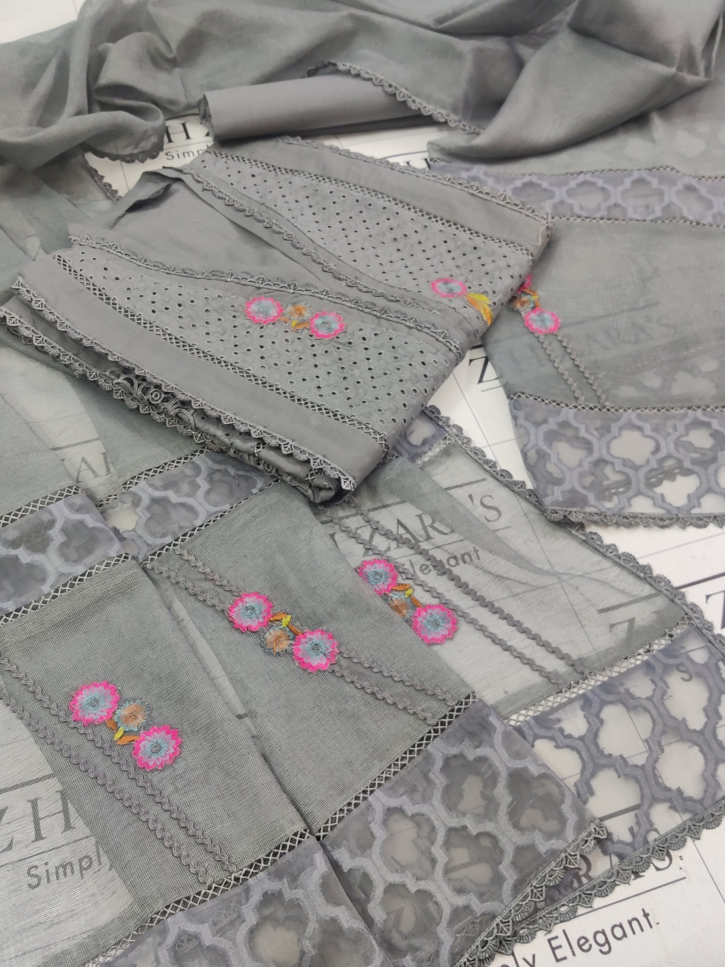 Charcoal Grey Daisy 3pc