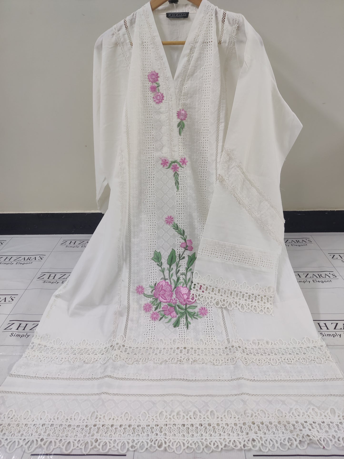 Pearl White Daisy 3pc