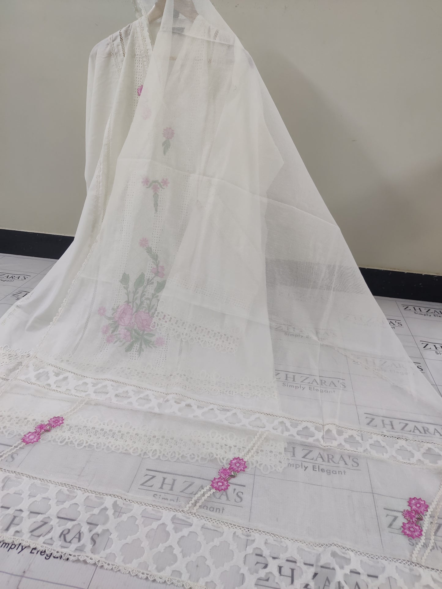 Pearl White Daisy 3pc