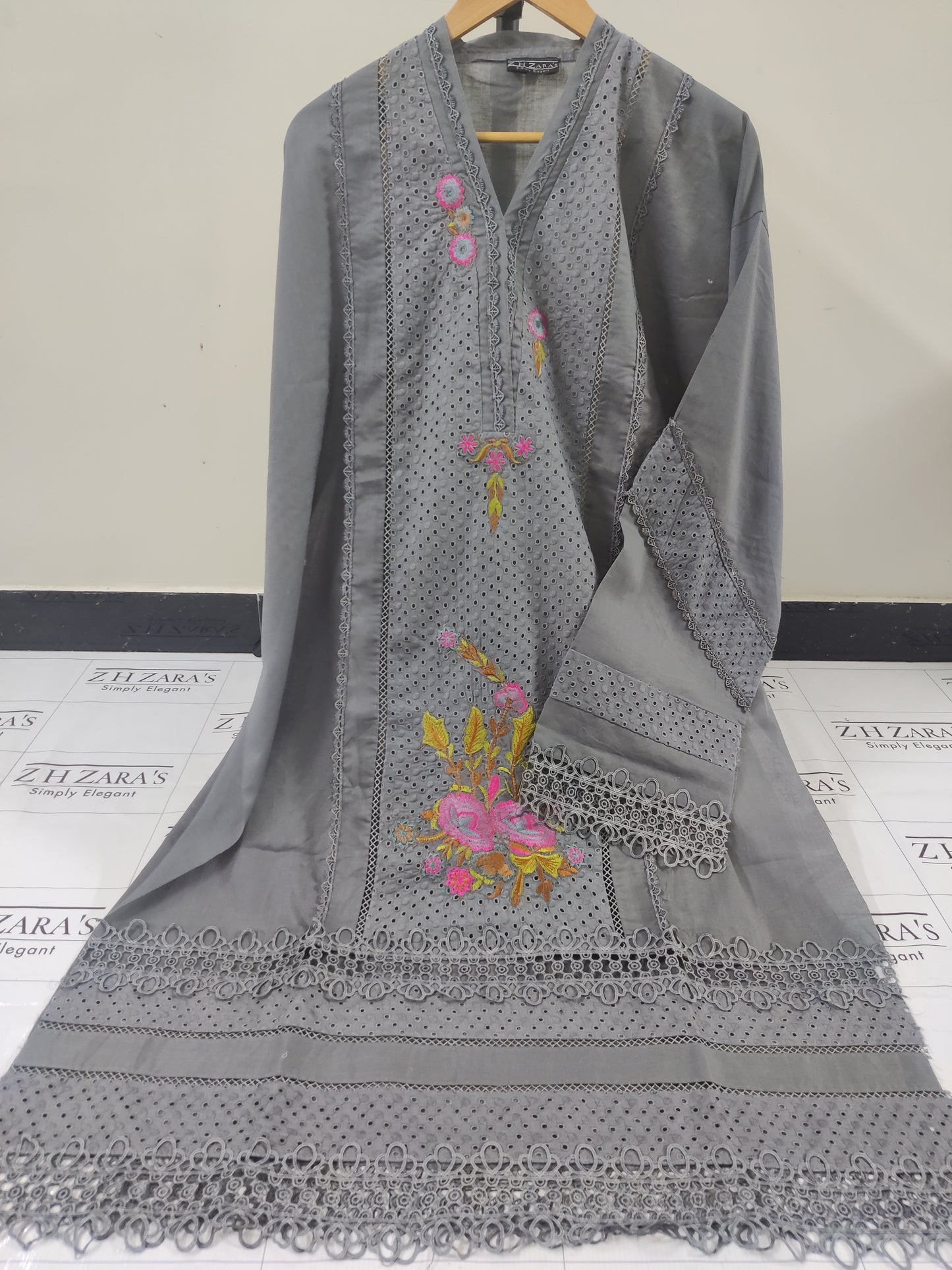 Charcoal Grey Daisy 3pc