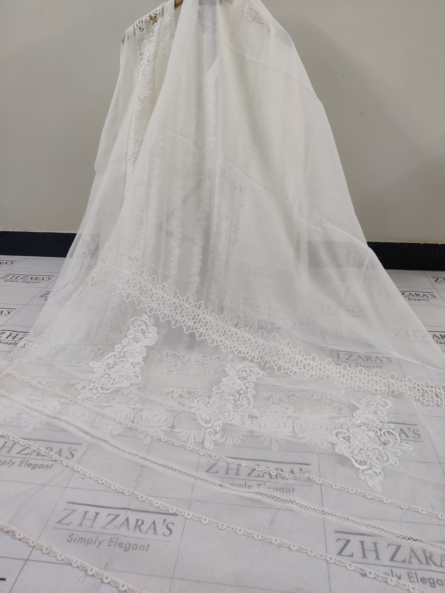 White Zoha 2pc