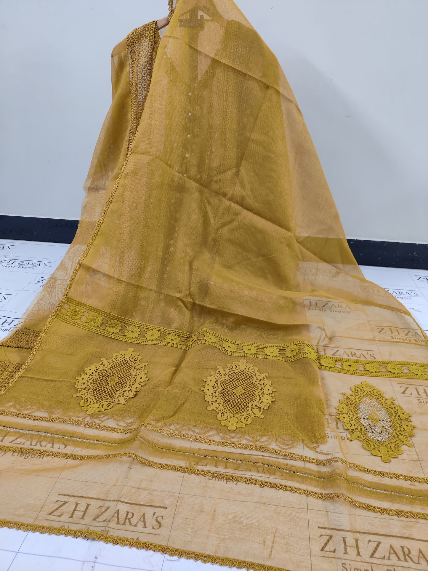 Mustard Zoha 2pc