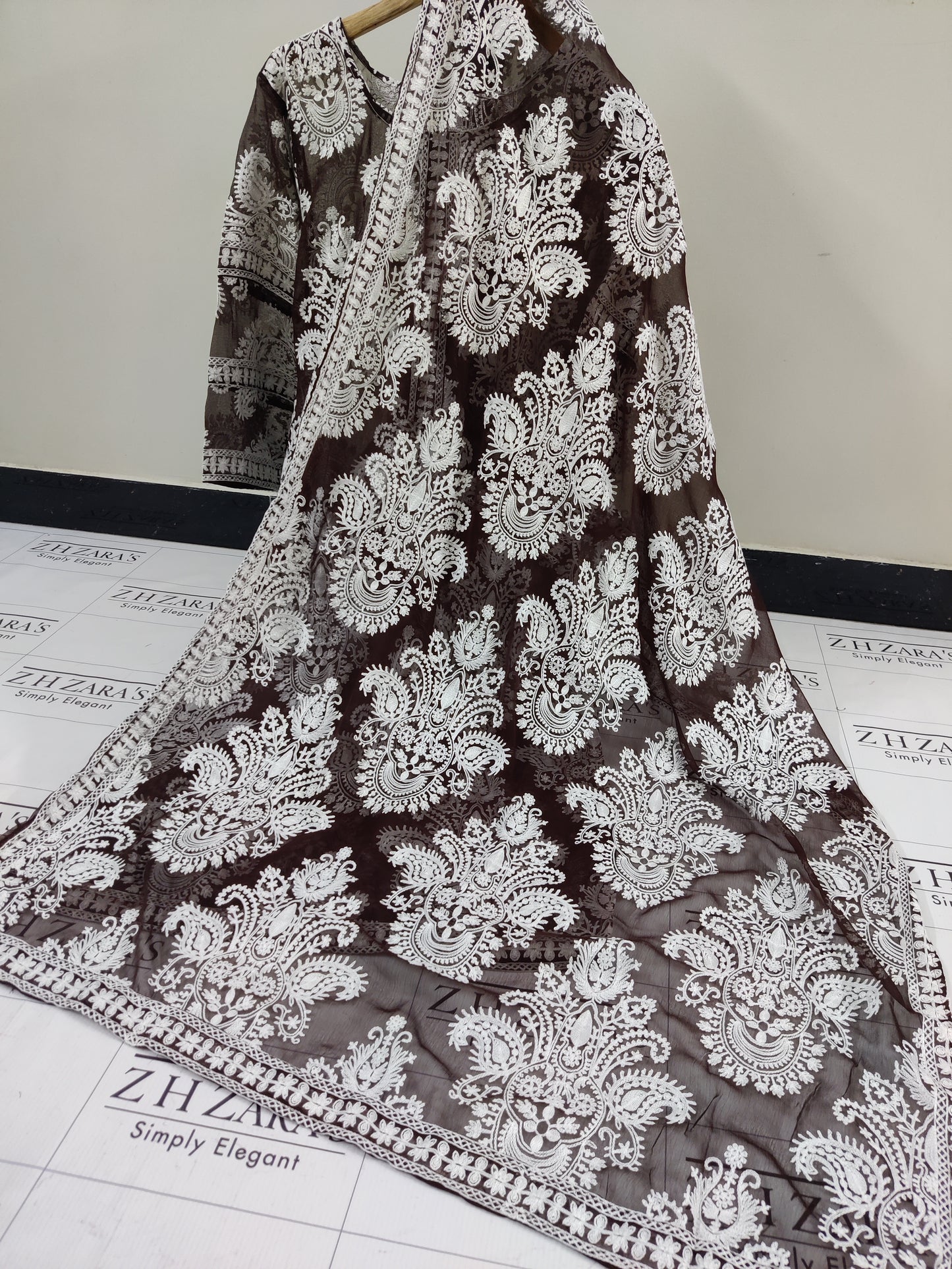 Brown Whilte Stitched 2pc