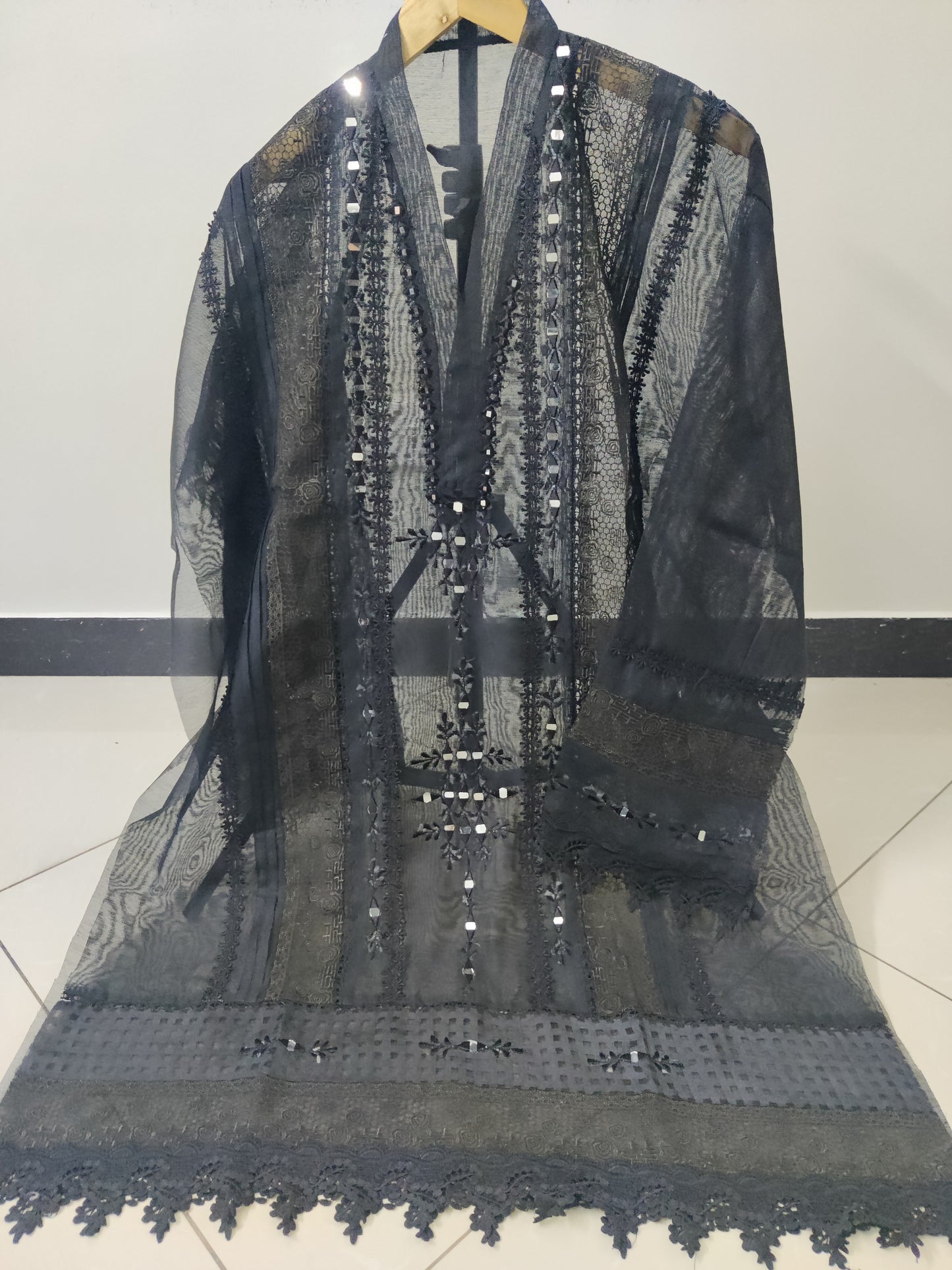 Black Mirror Laced 2pc
