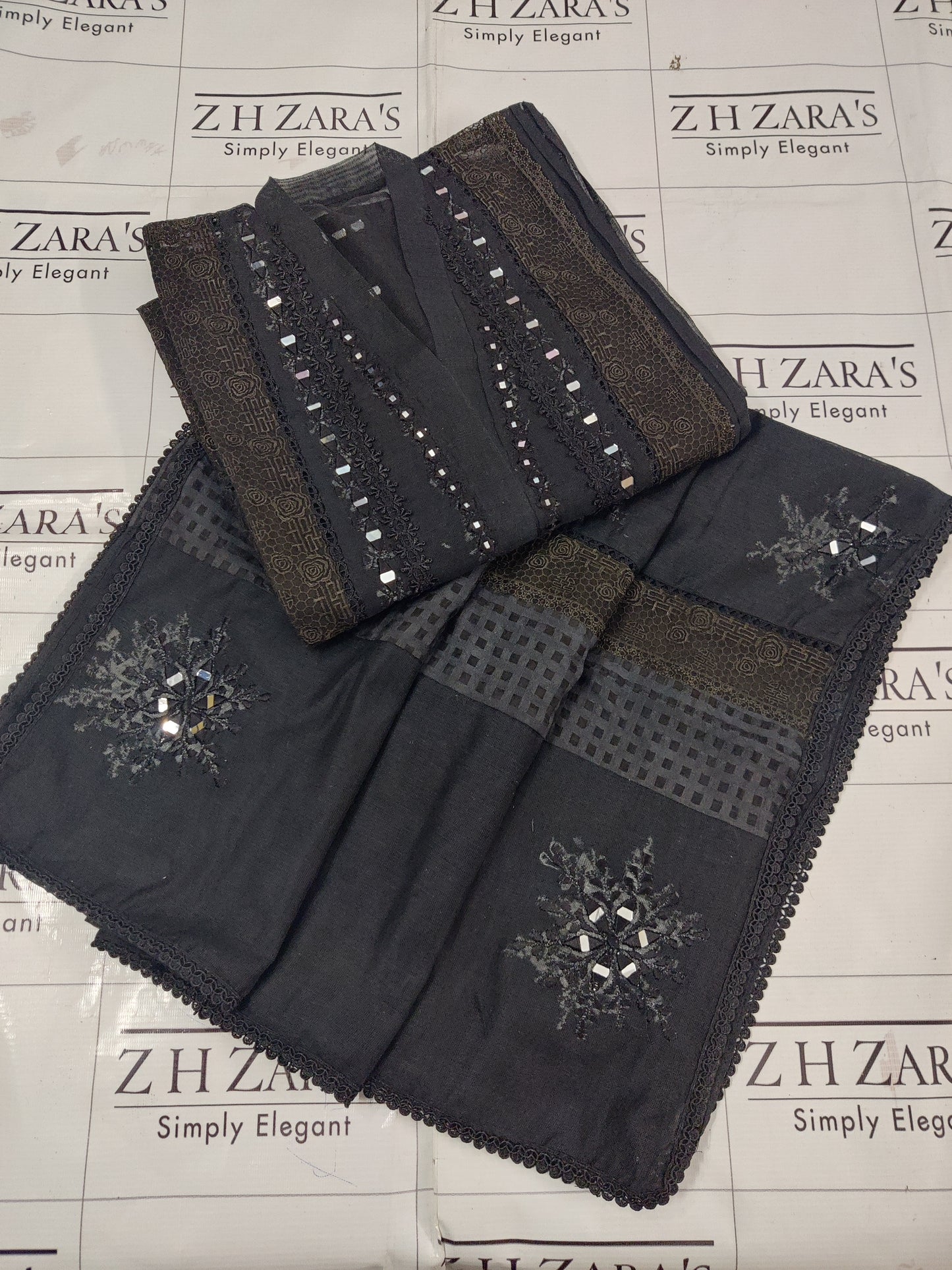 Black Mirror Laced 2pc