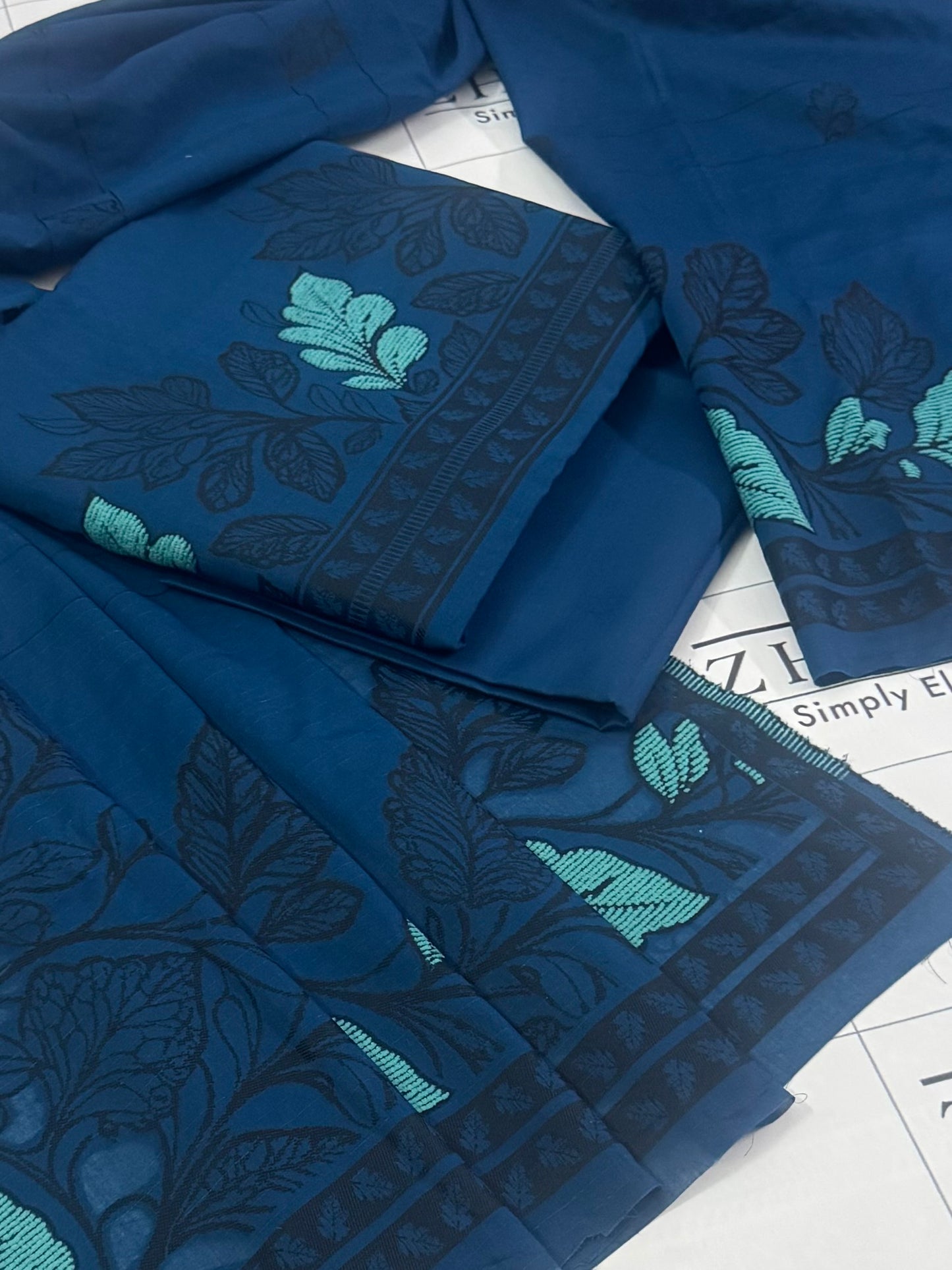 Peacock Blue Bana Dora