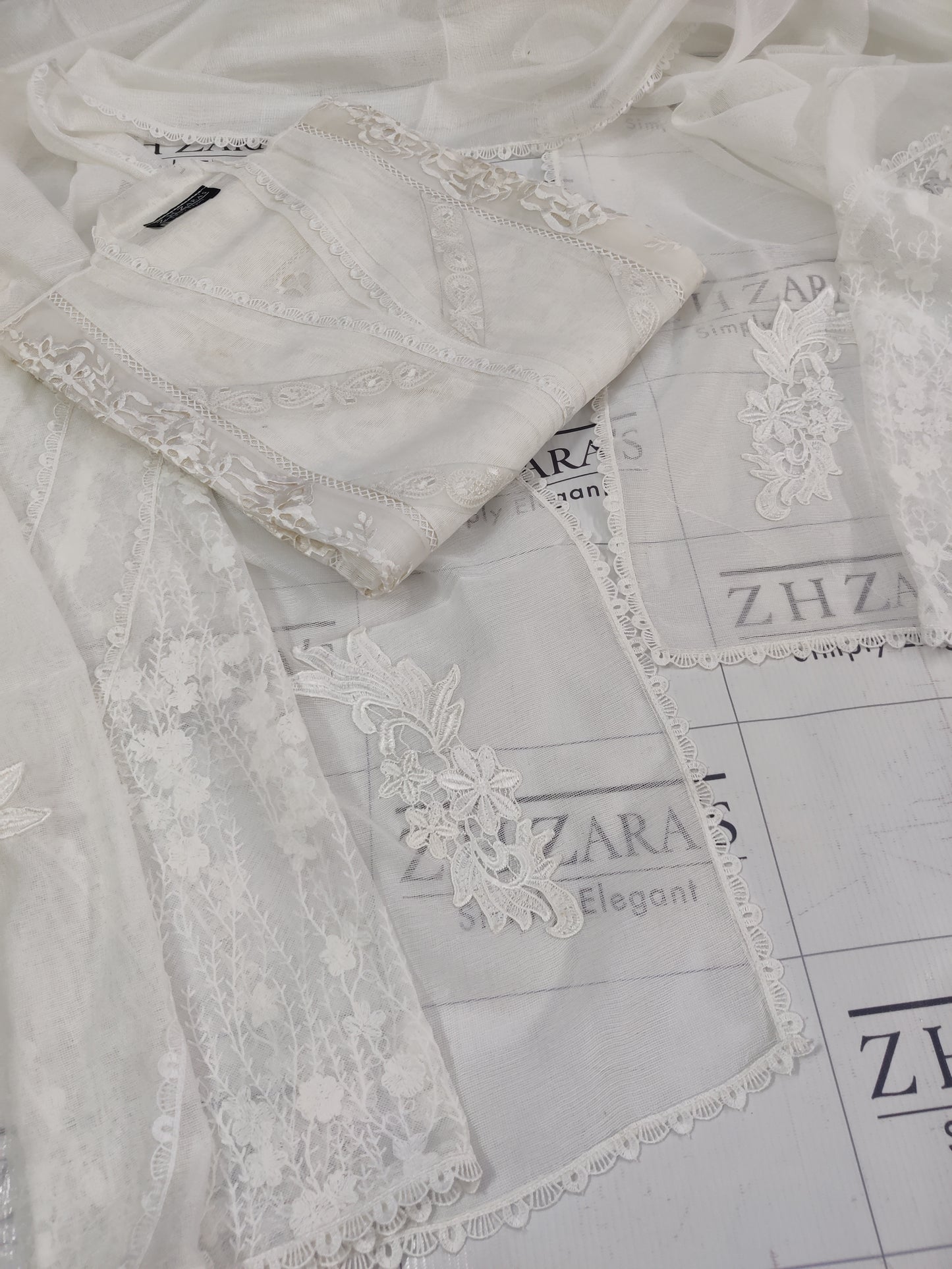 White Noura 2pc
