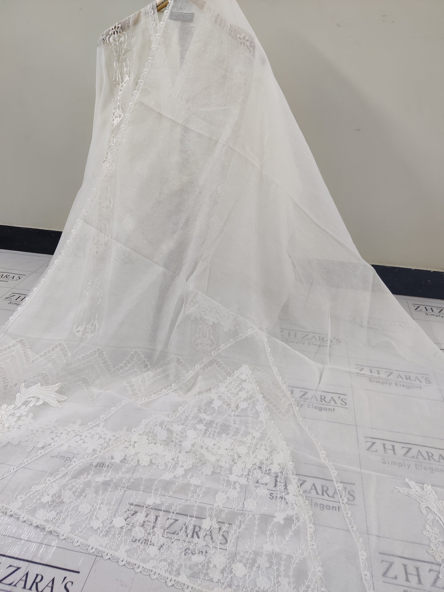 White Noura 2pc