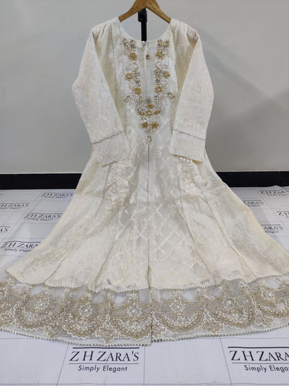 Zarqa Ivory Stitched 4pc