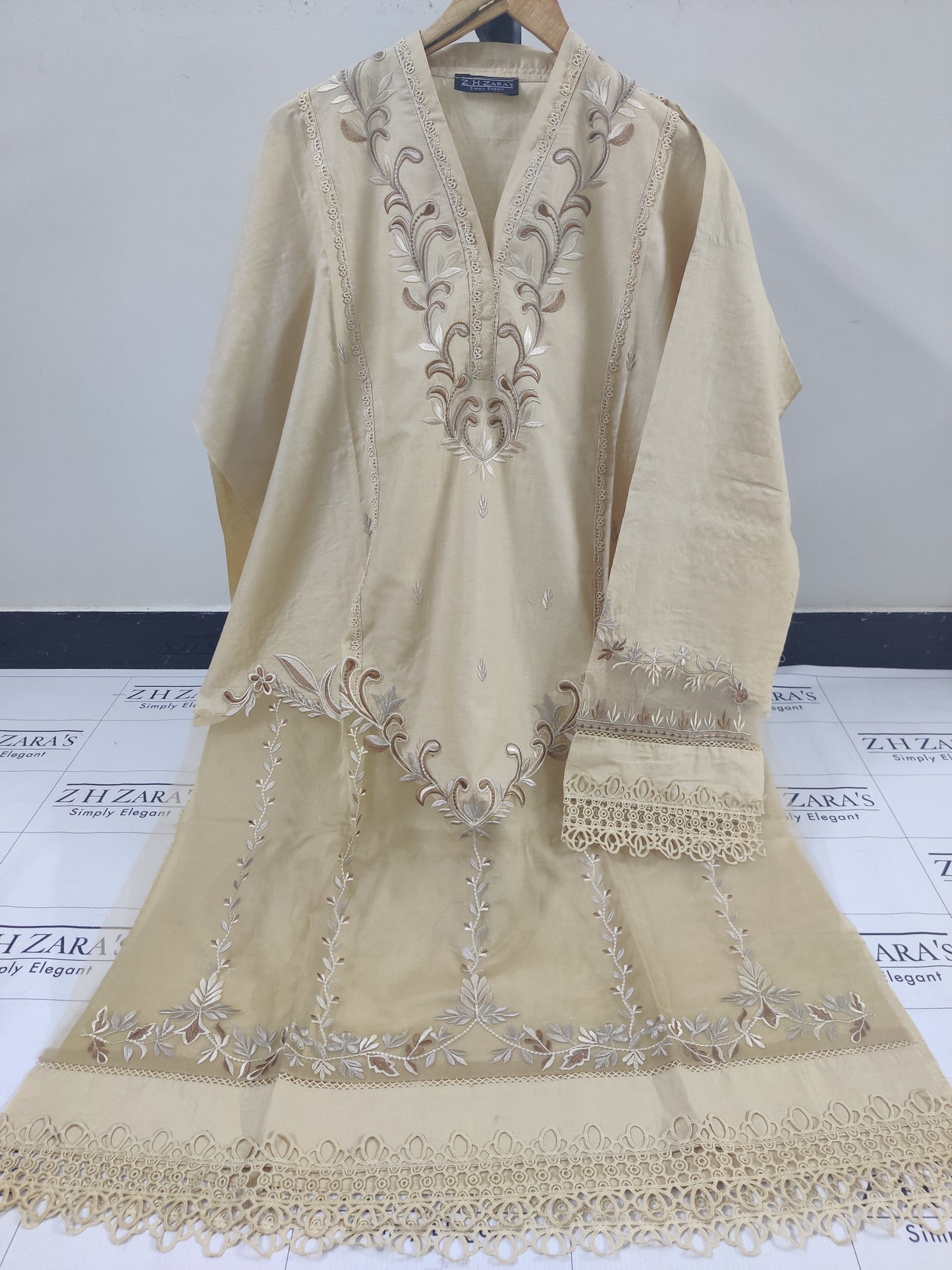 Beige Jasmine 3pc