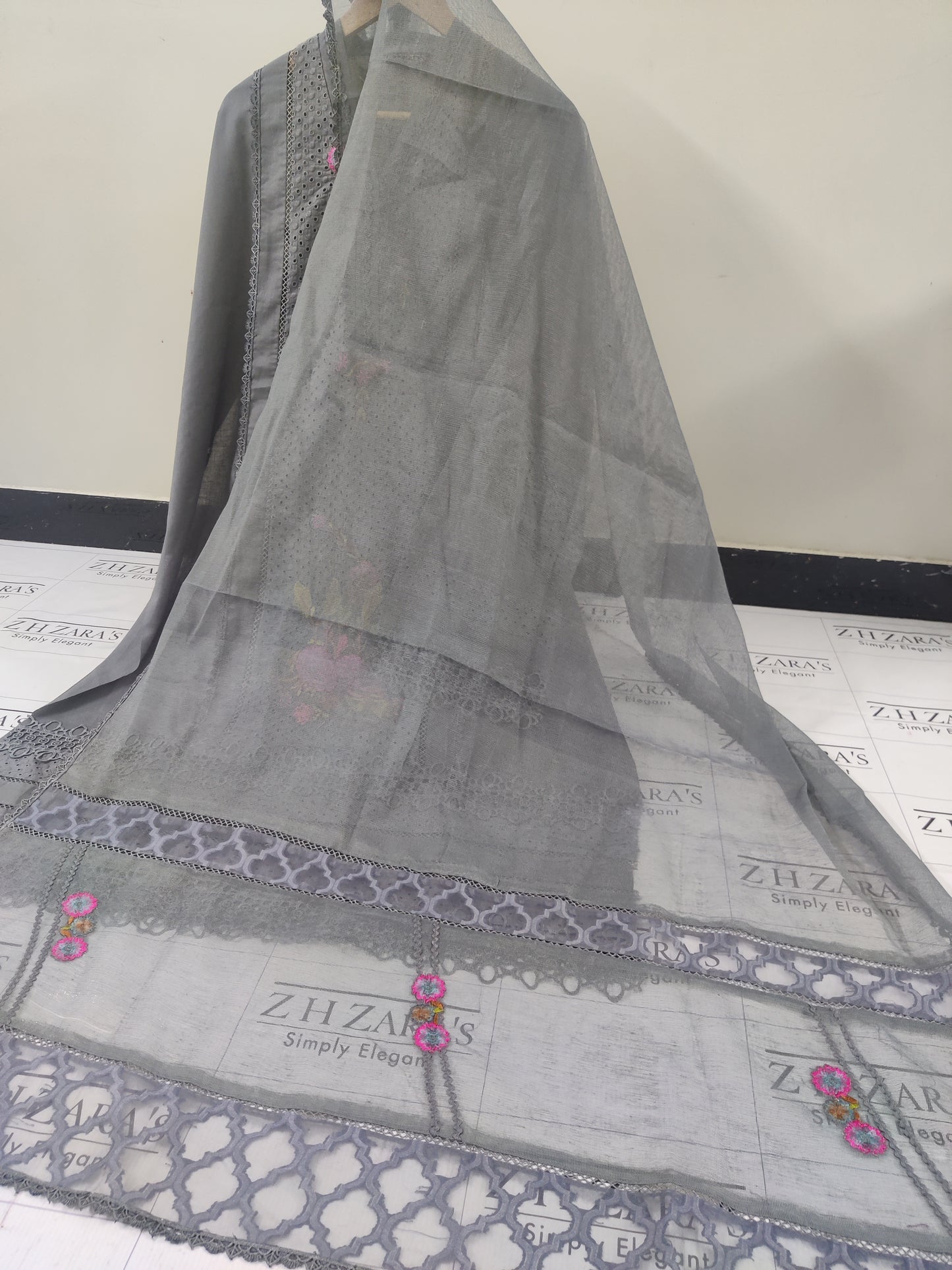 Charcoal Grey Daisy 3pc