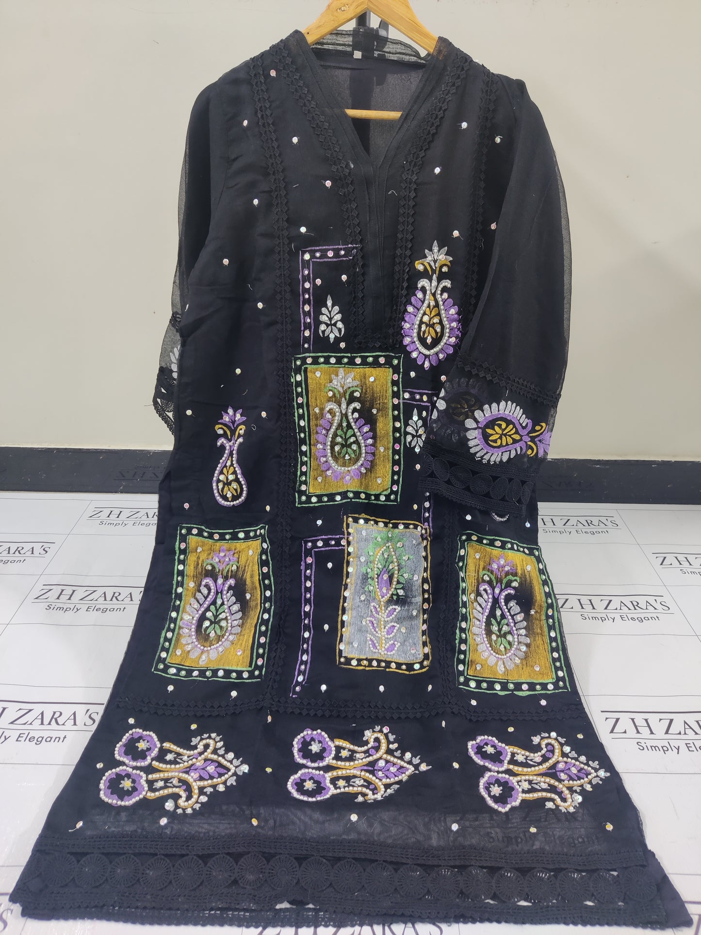 Black Frame Hand Painted Stitched 2pc