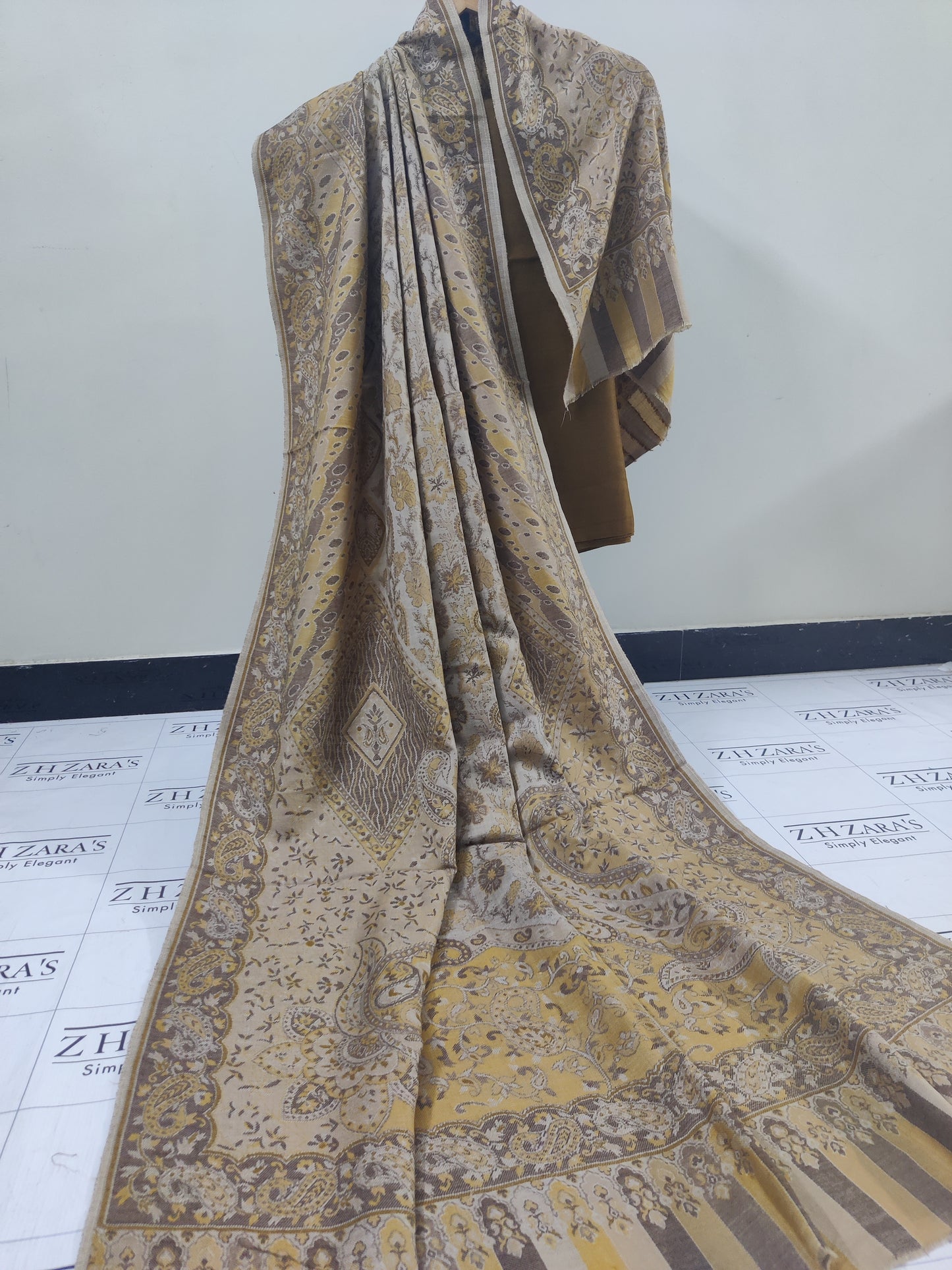 Kairi Hazel Beige Kani Pashmina 3pc