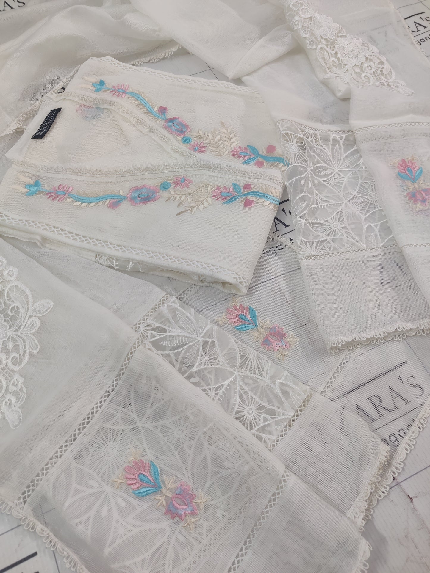 White Blossom 2pc