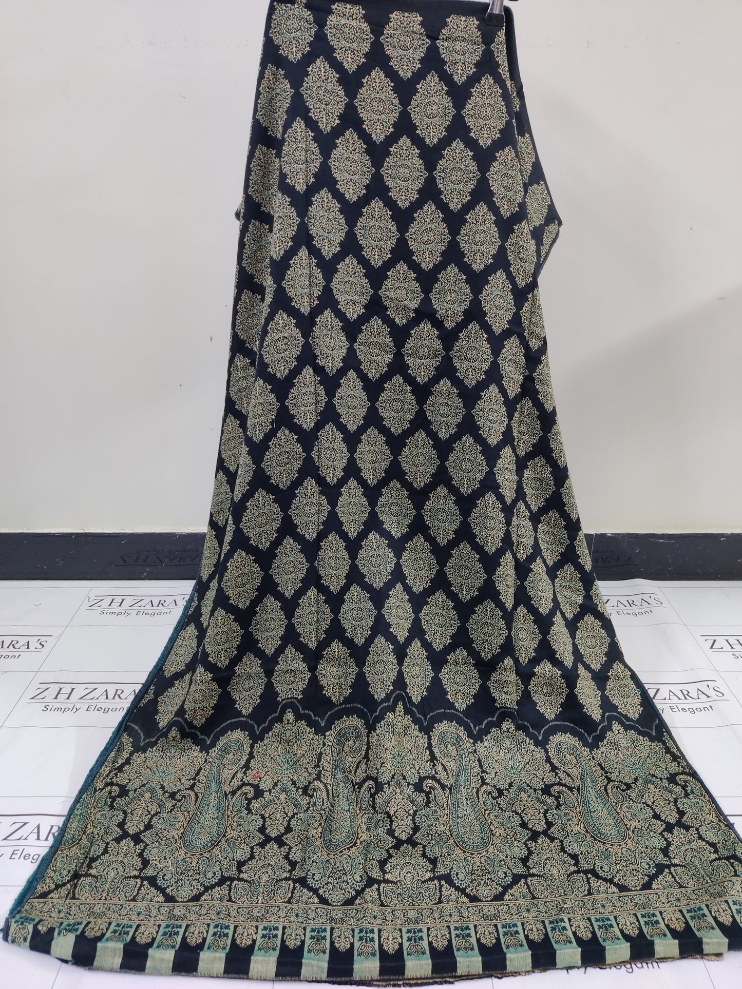 Black Green Gala Double Kani Pashmina 3pc