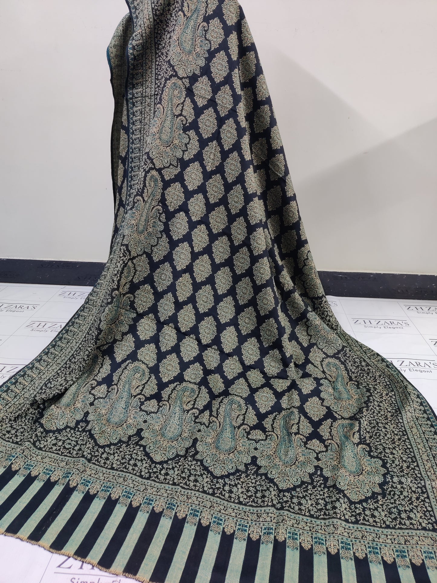 Black Green Gala Double Kani Pashmina 3pc