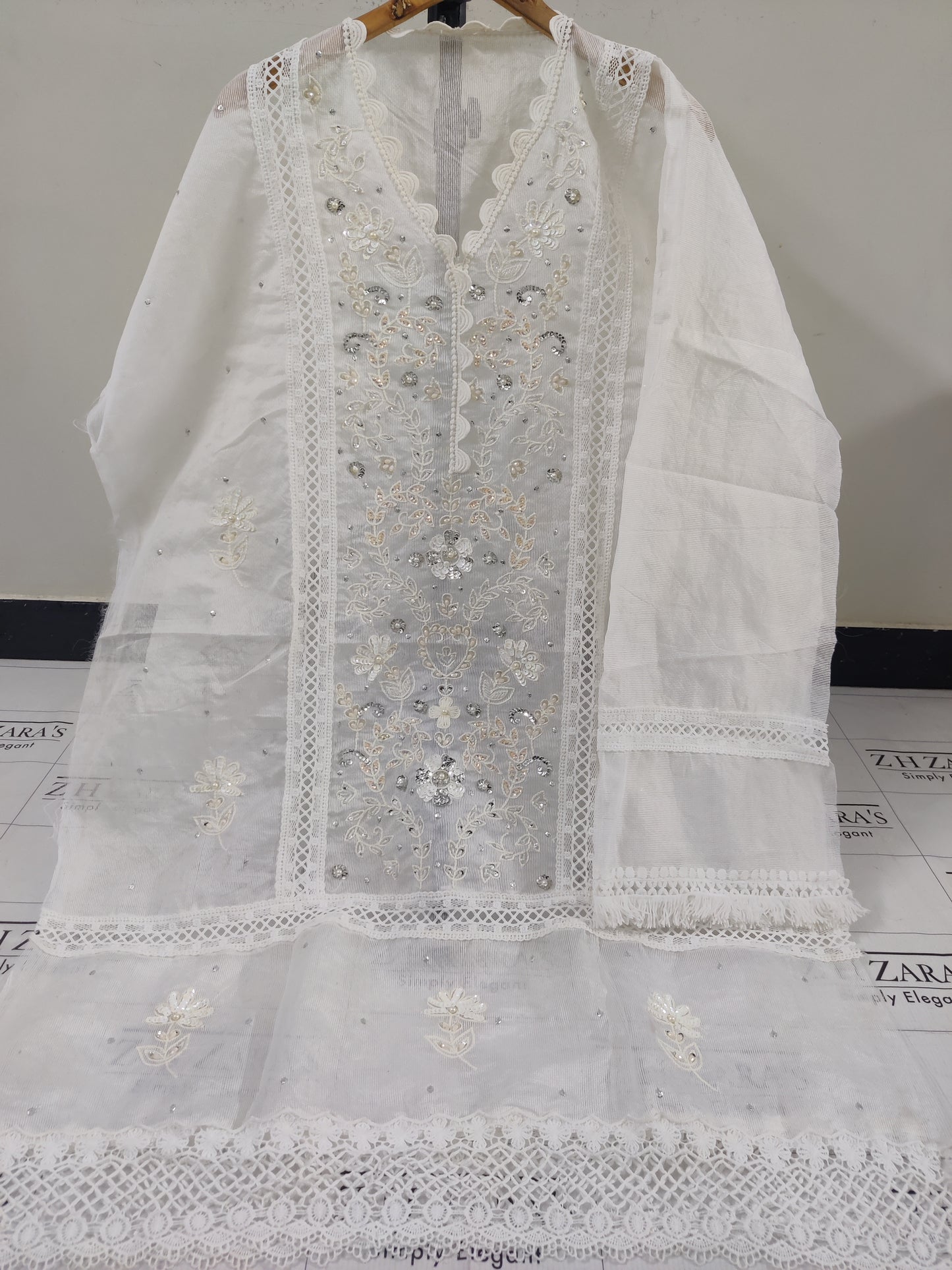 White Pearls & Beads 2pc