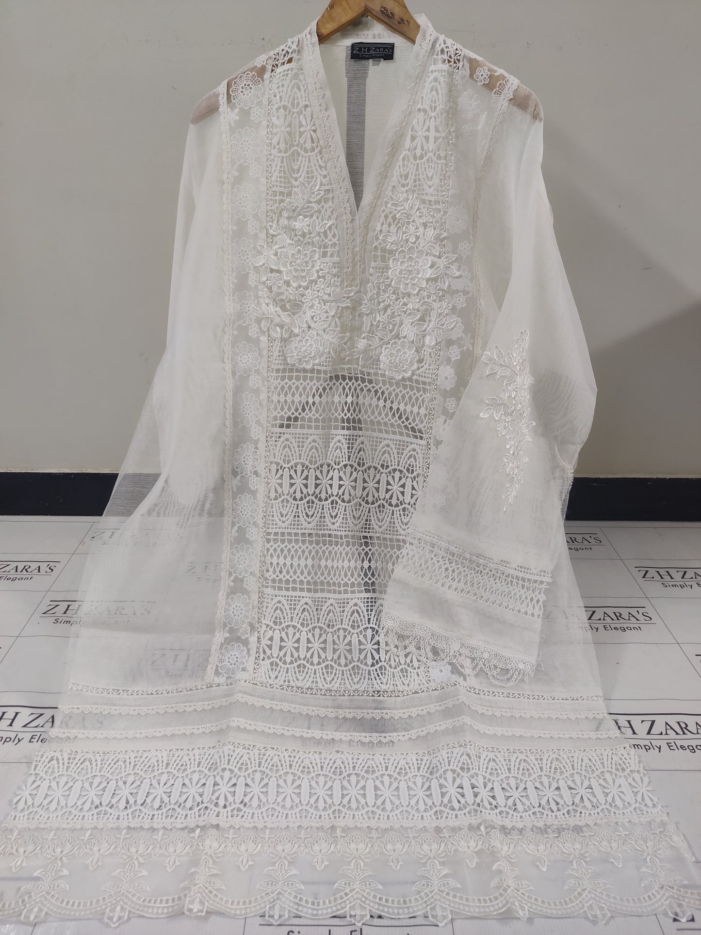 White Premium Crochet 2pc