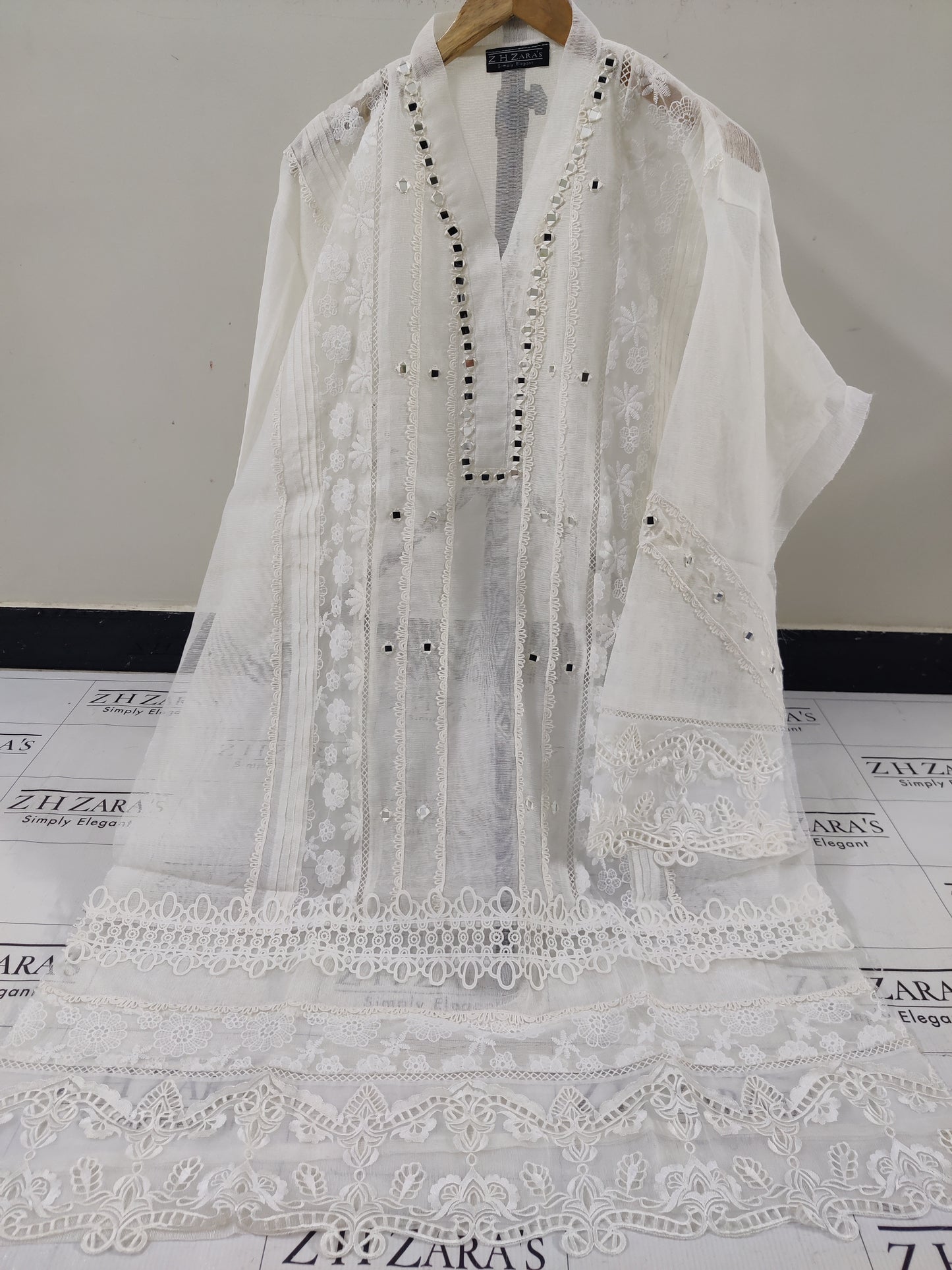 White Mirror Cutwork 2pc