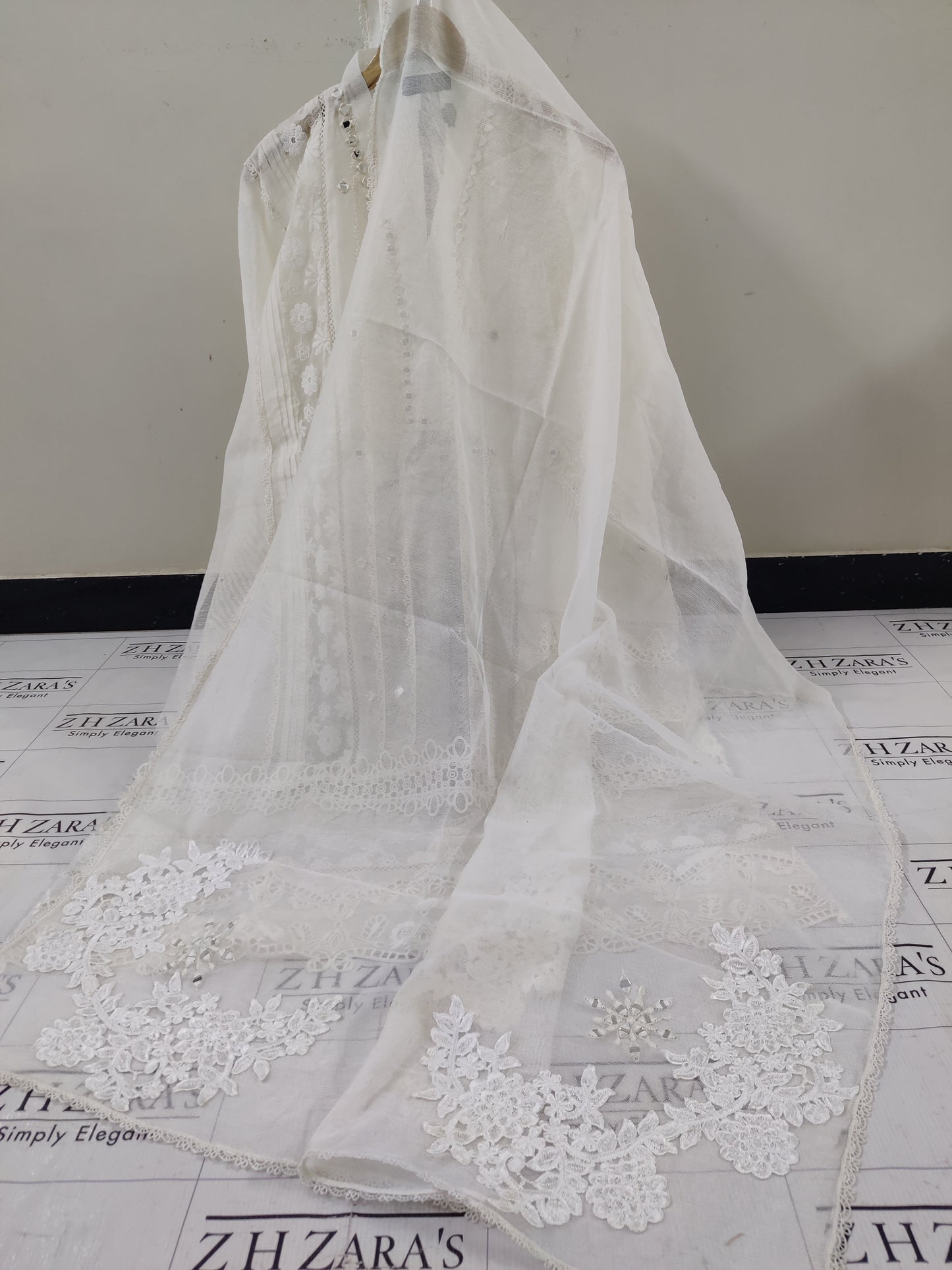 White Mirror Cutwork 2pc