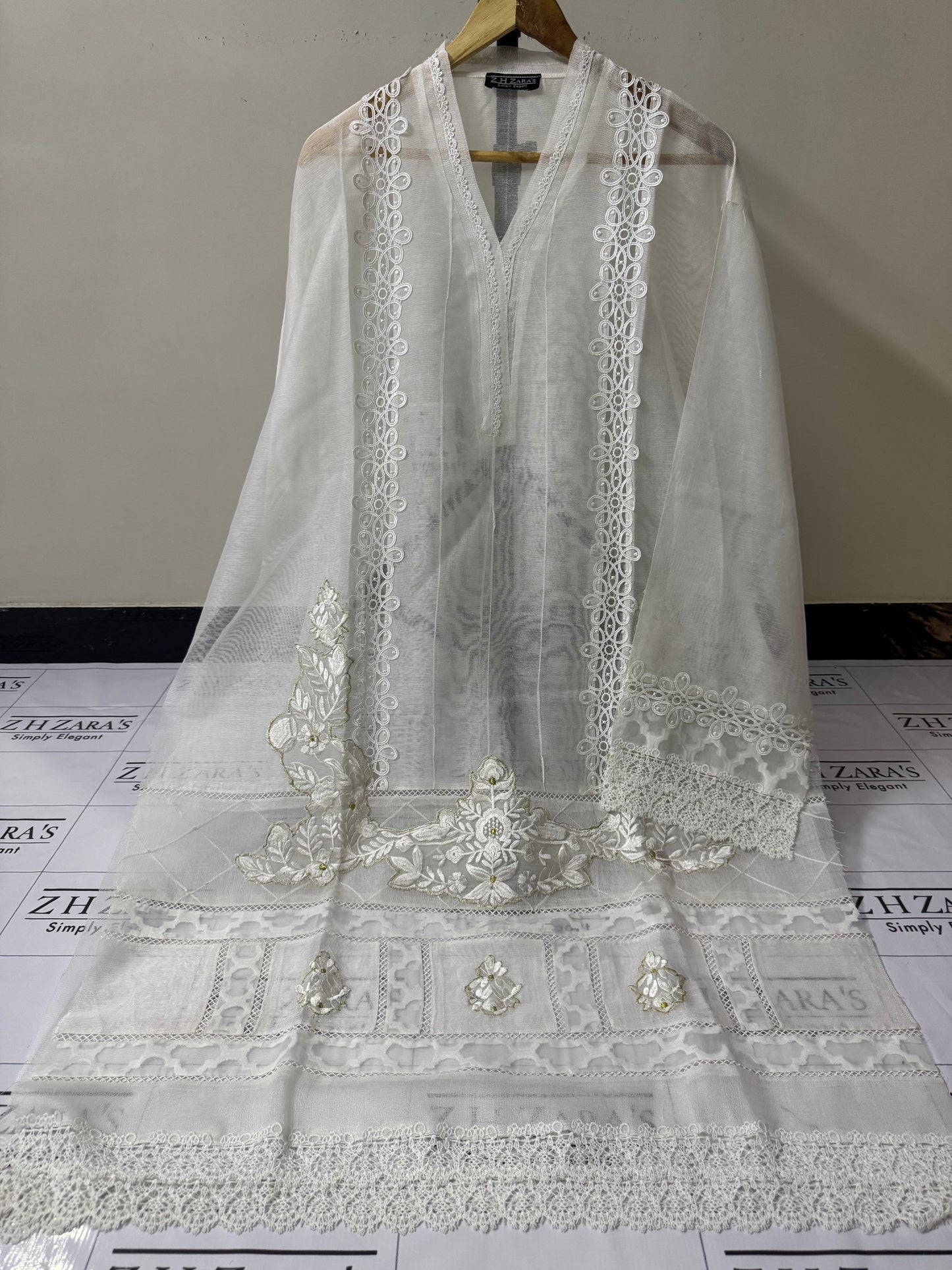 White Duppata Cutwork 2pc