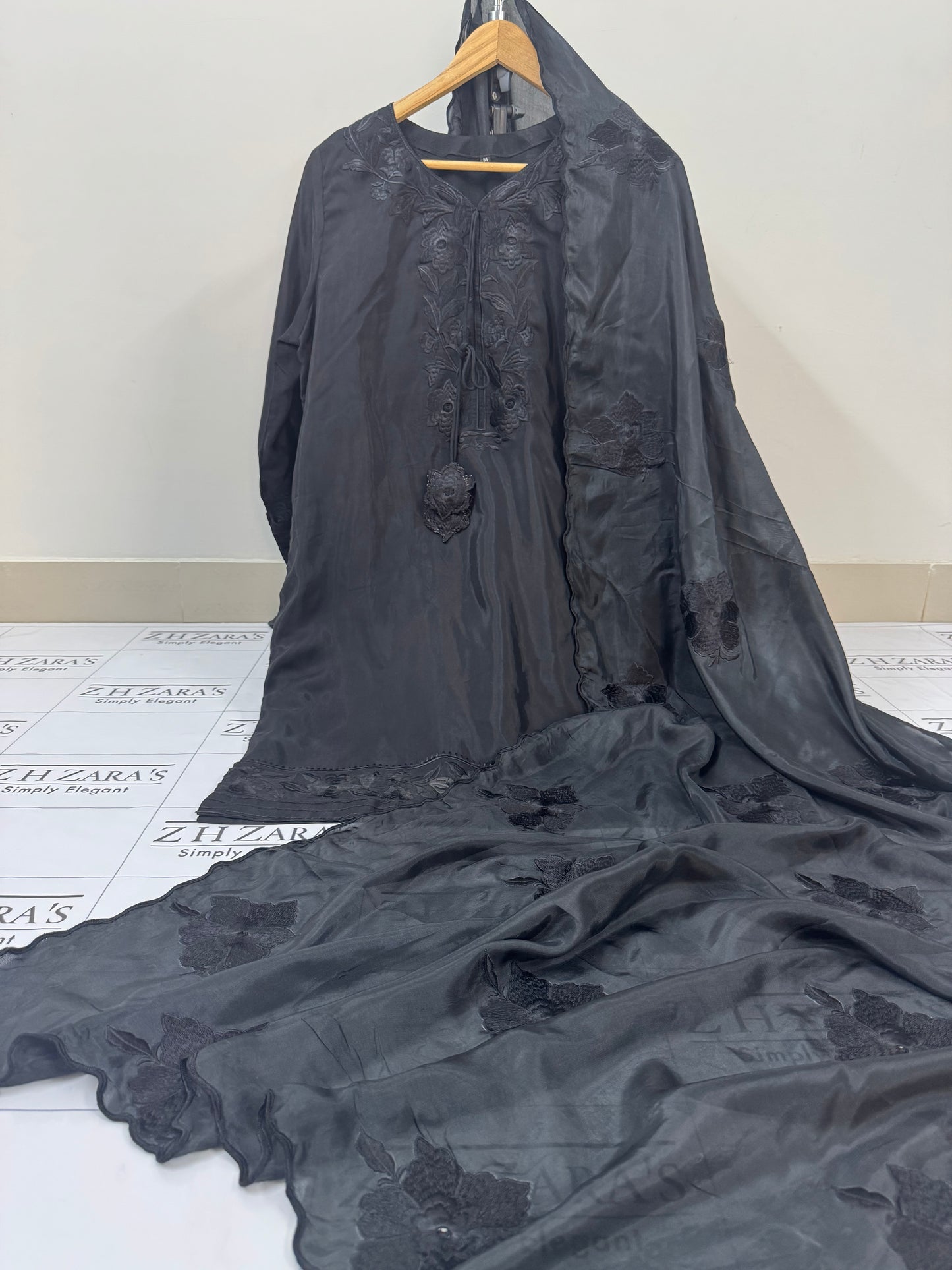 Black Zarmina 3pc